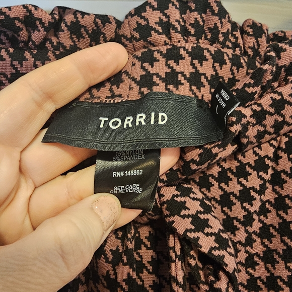Torrid Pink and Black Houndstooth Joggers - Picture 6 of 10